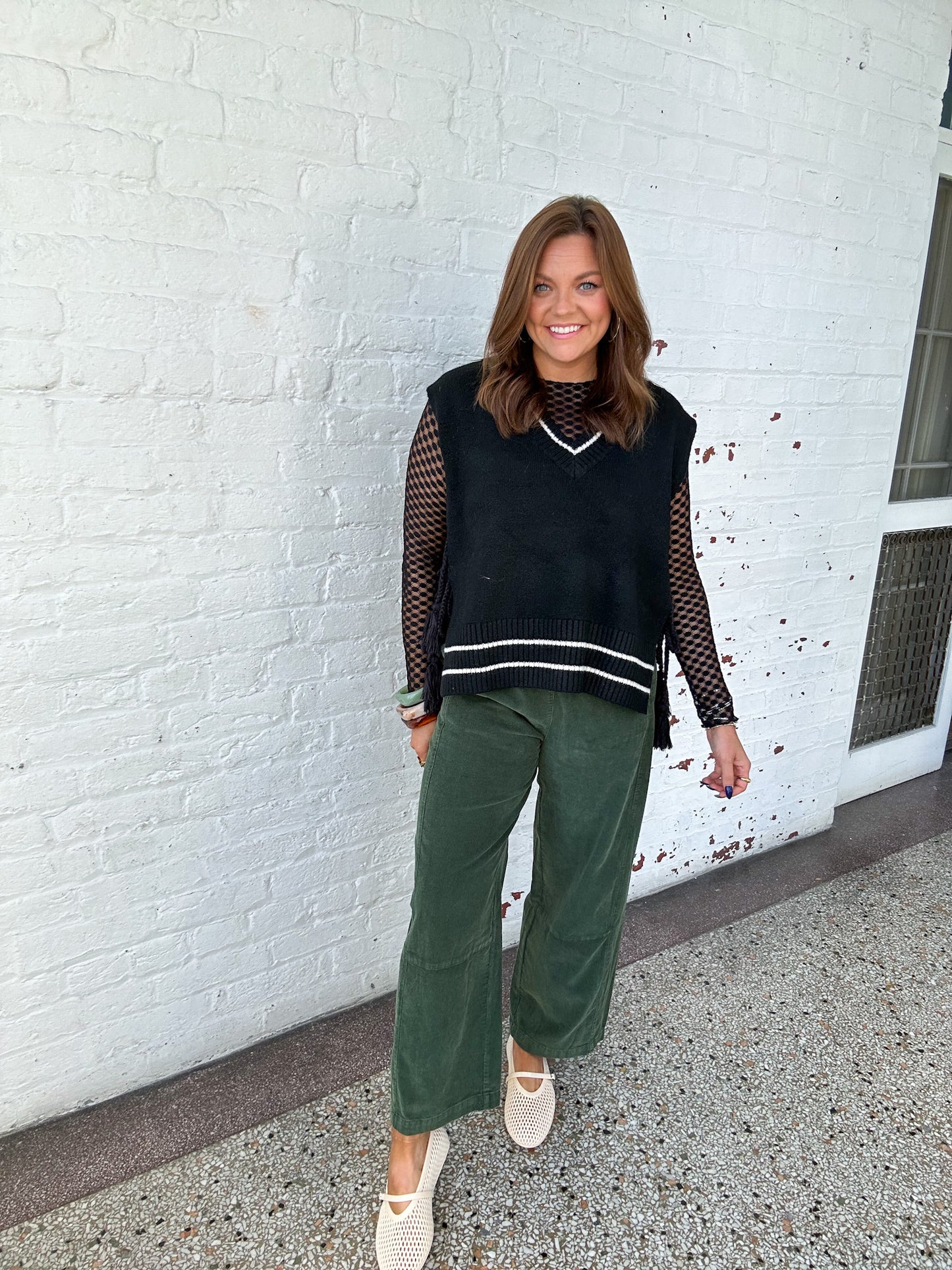 BLACKOUT CHIC SWEATER VEST