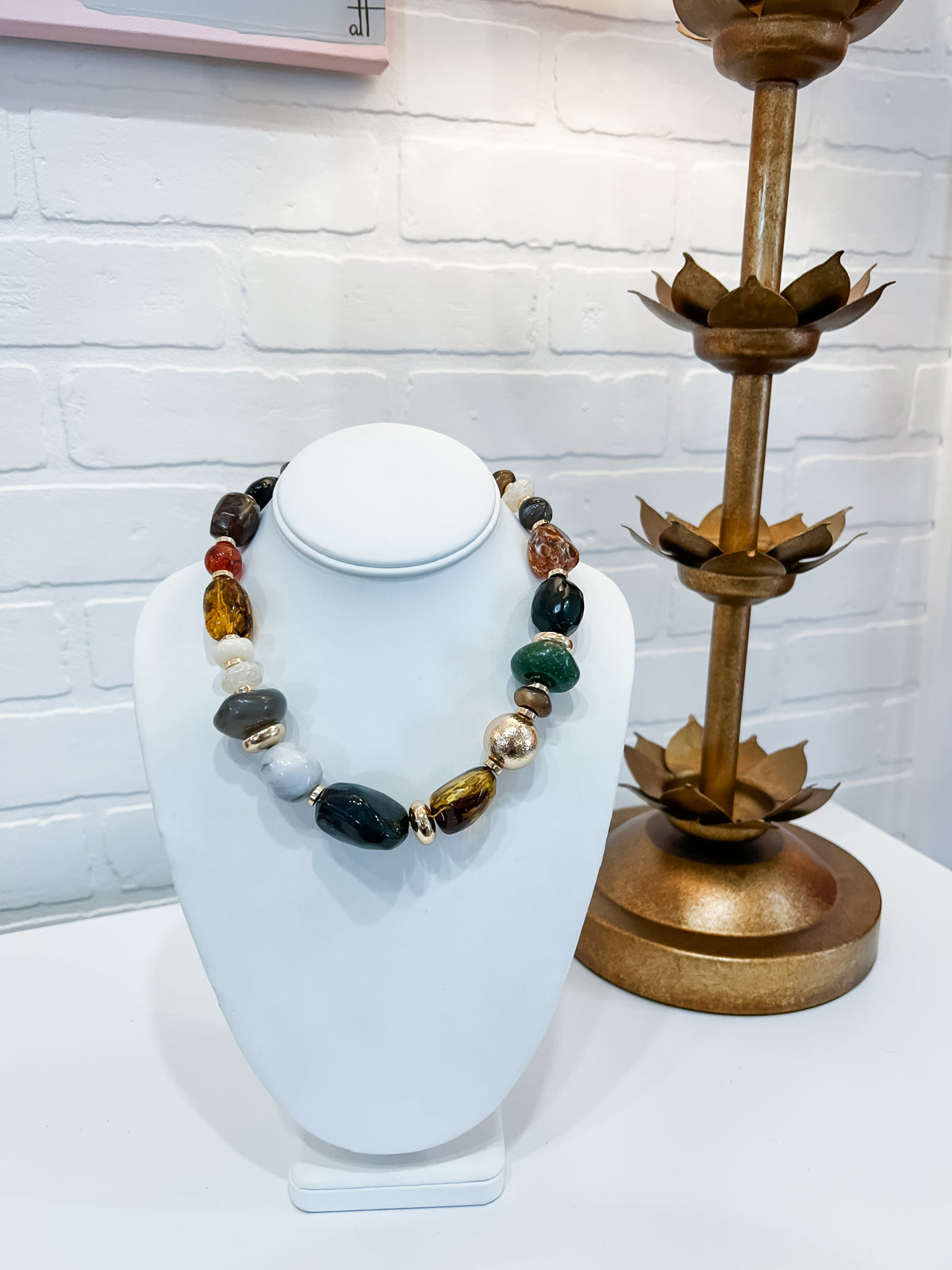 ASYMMETRICAL STONE NECKLACE