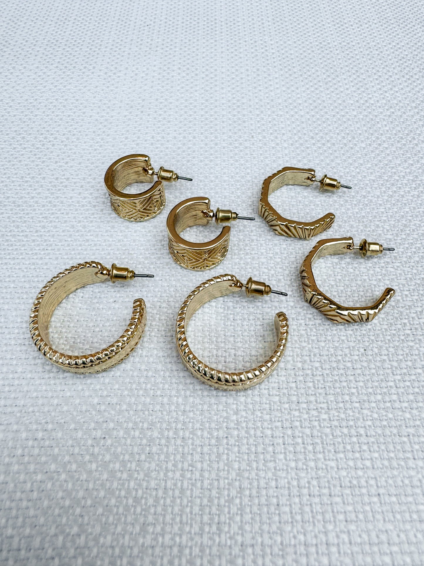 GOLD HOOP TEXTURED HOOP EARRING SET