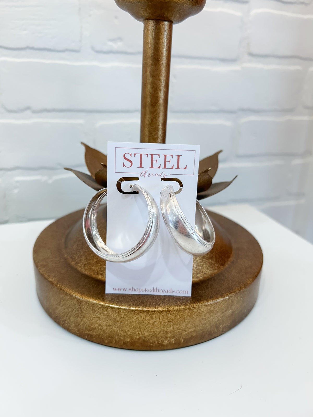 POLISHED SILVER HOOPS