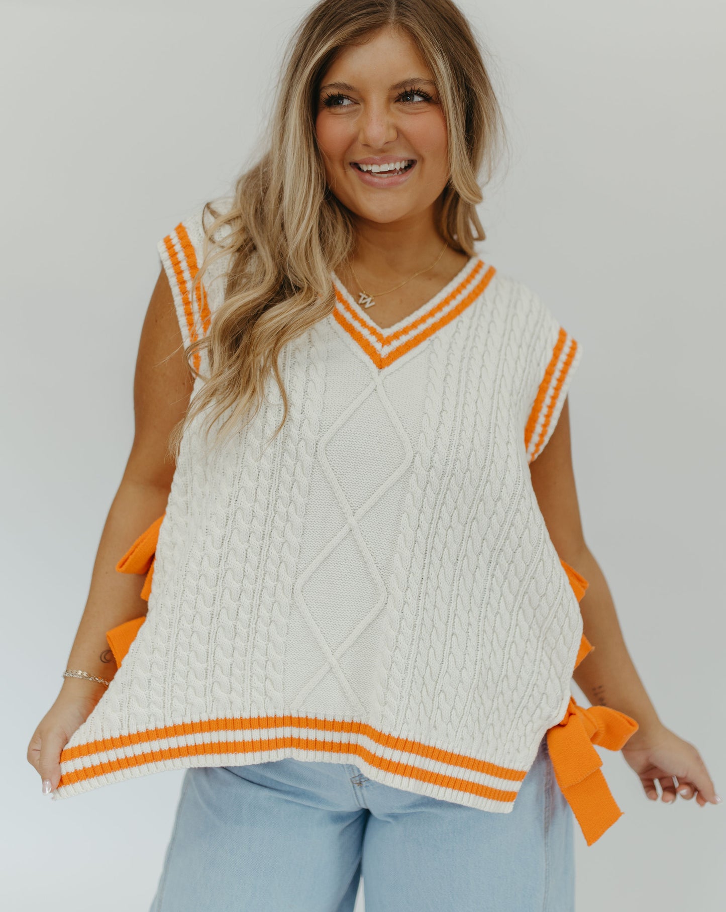 TAILGATE QUEEN SWEATER TOP