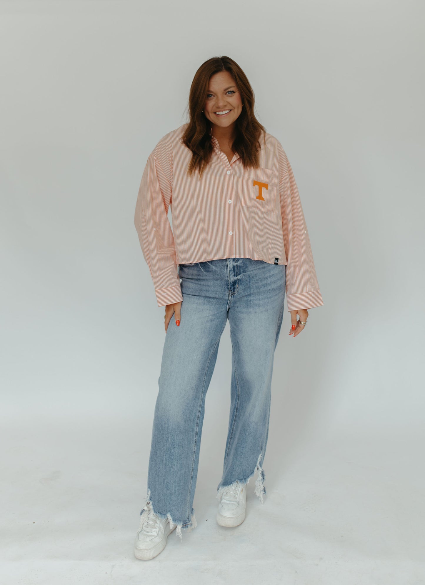 TENNESSEE LOGO BUTTON DOWN TOP