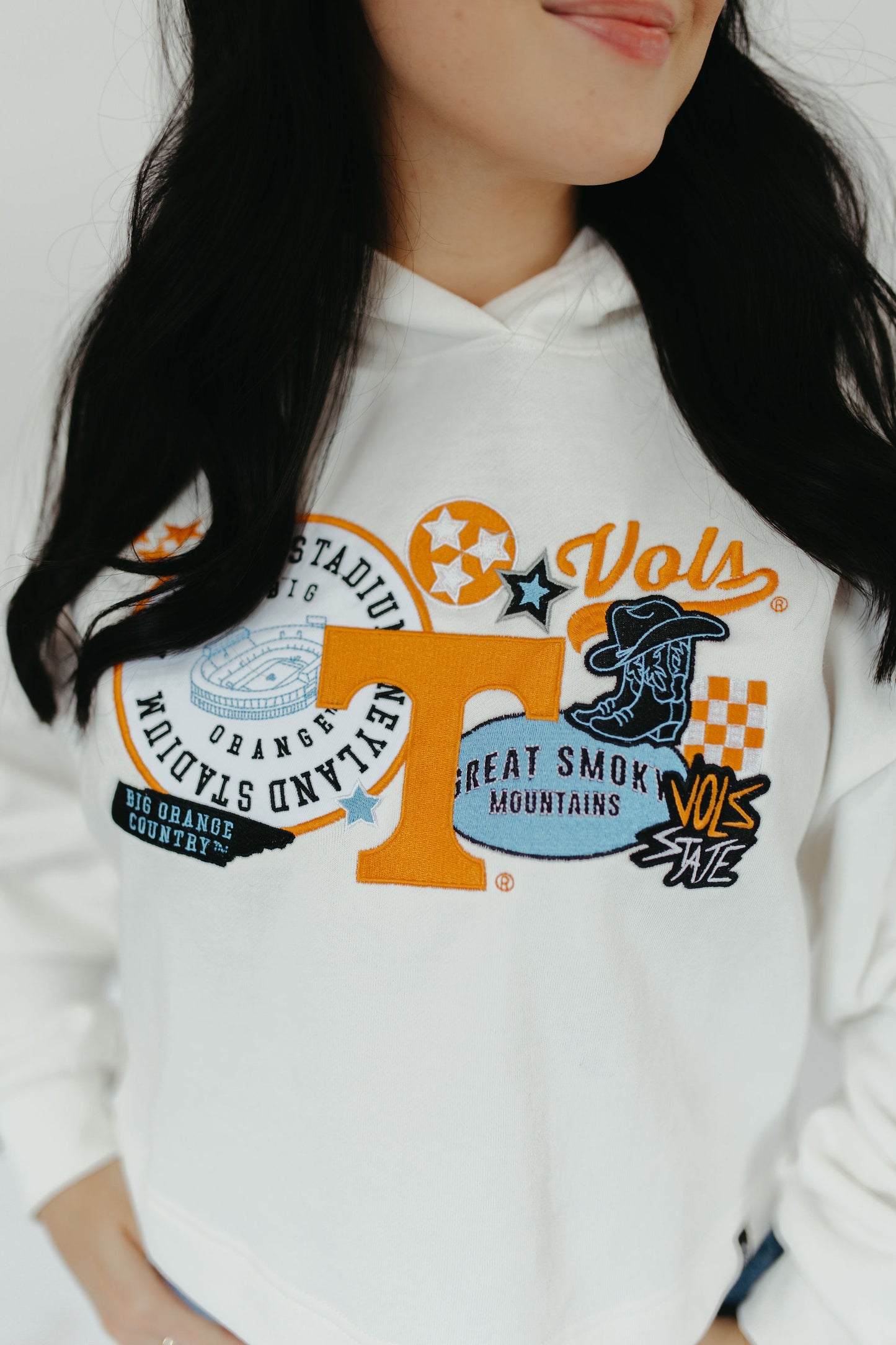 TENNESSEE LAYER PATCH CROP HOODIE