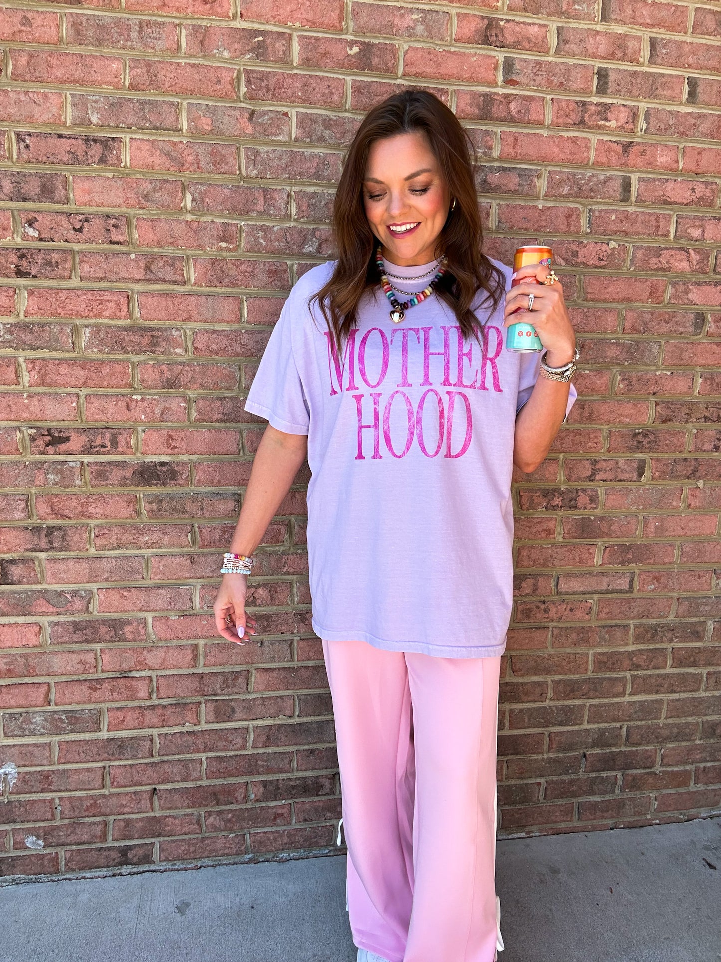 MOTHERHOOD GRAPHIC TEE