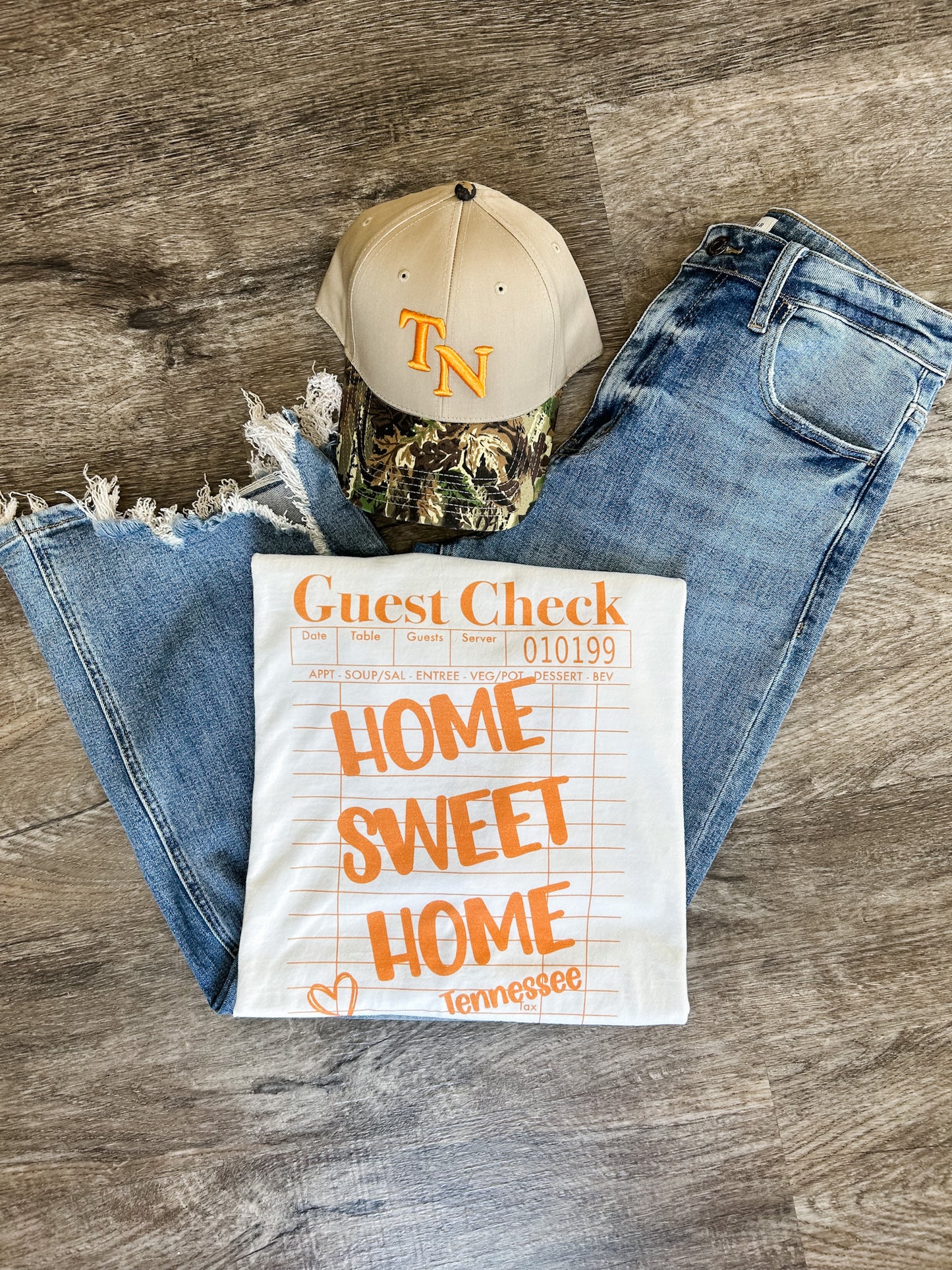 GUEST CHECK GRAPHIC TEE