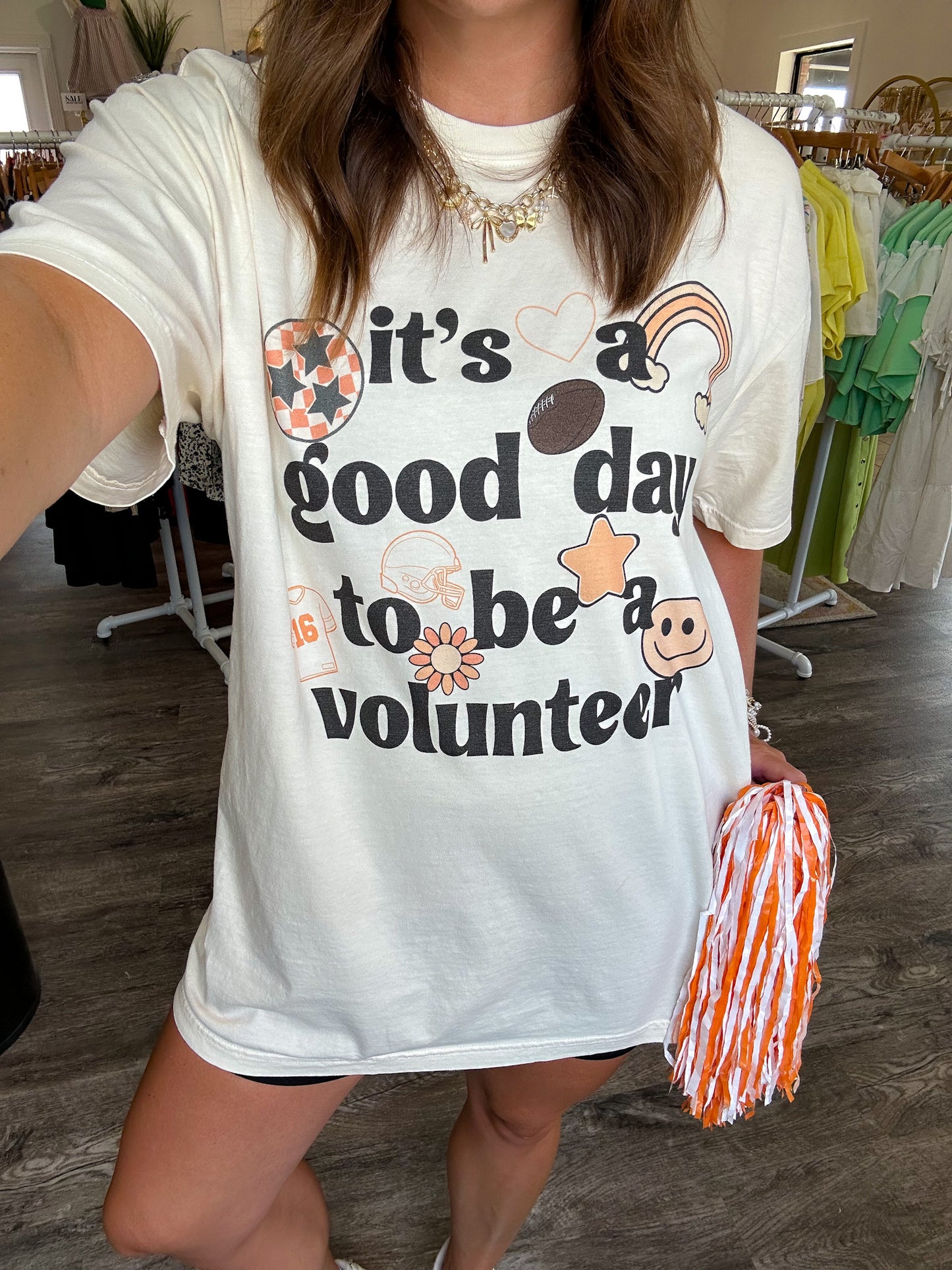 VOLUNTEER GRAPHIC TEE