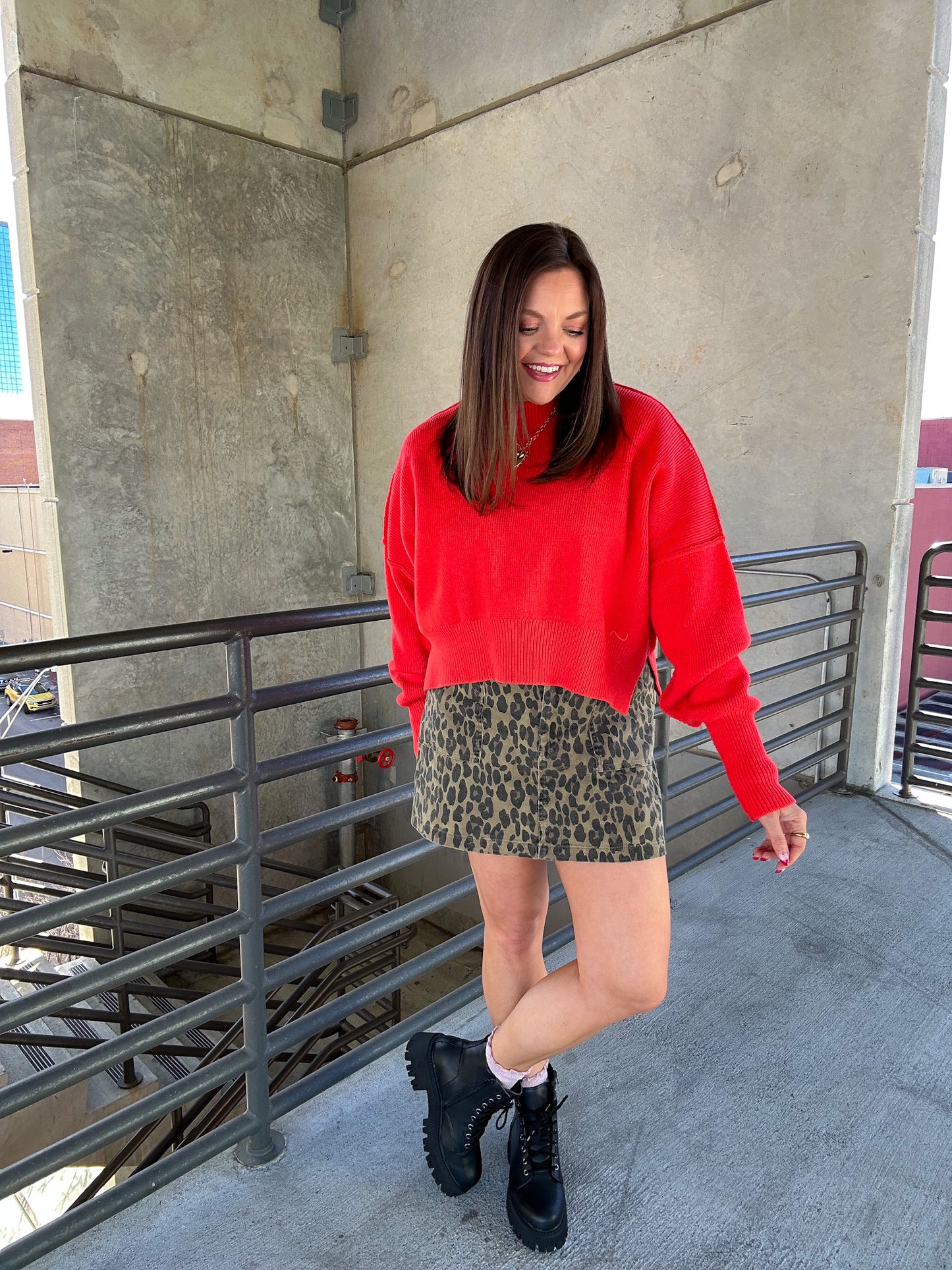 MOCKNECK SWEATER - RED