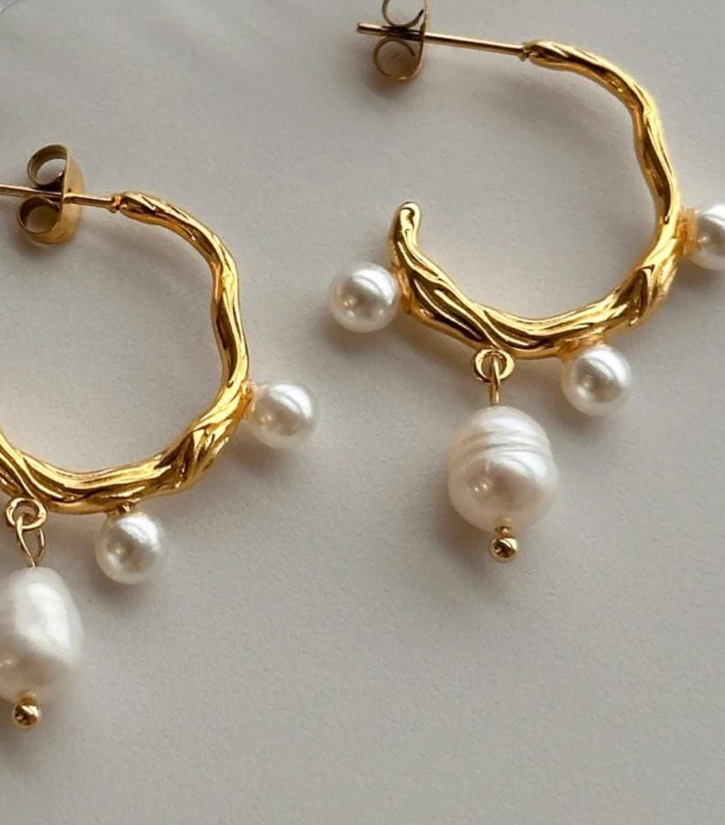 THE PEARL HOOPS