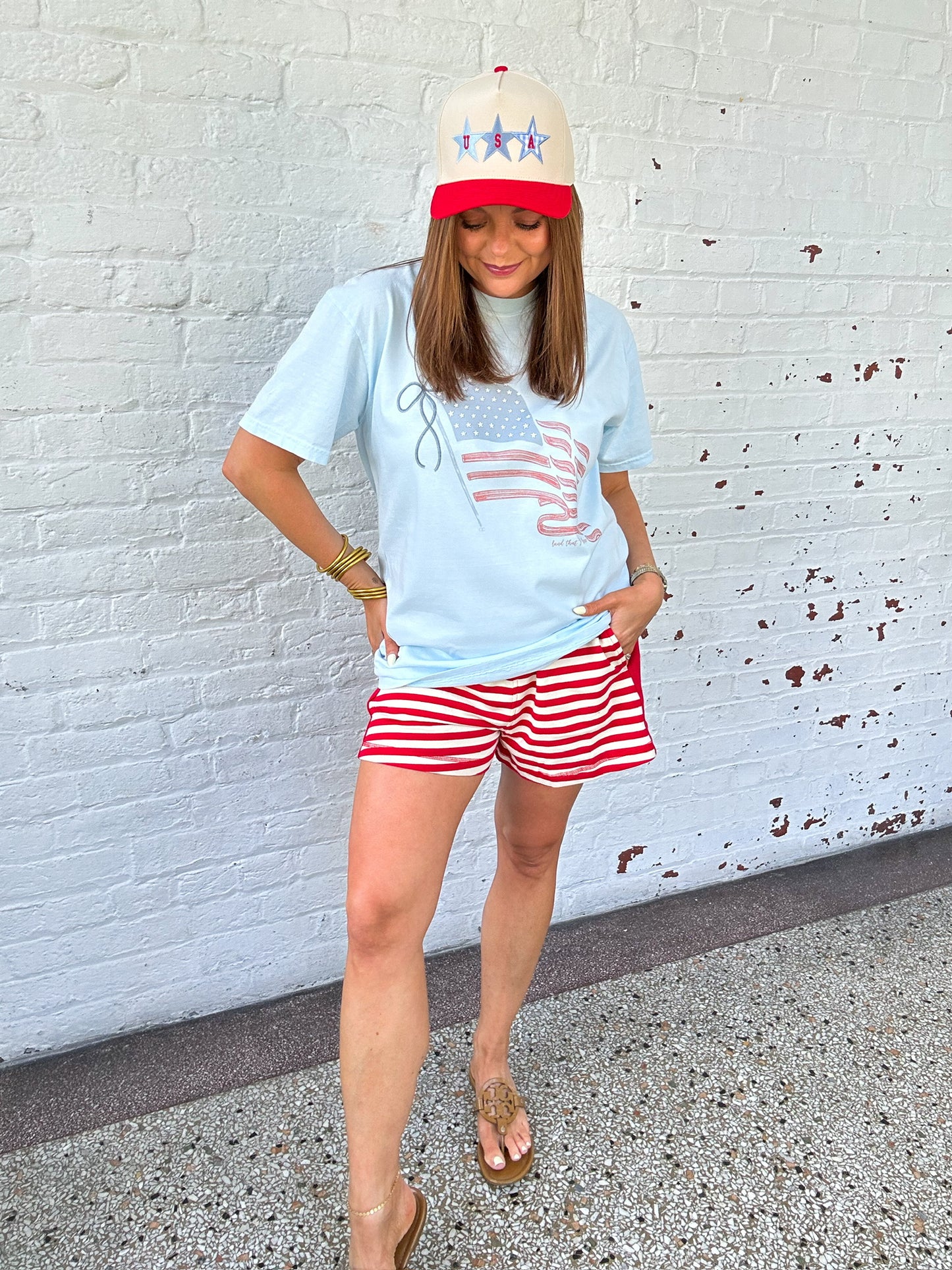 LAND I LOVE GRAPHIC TEE