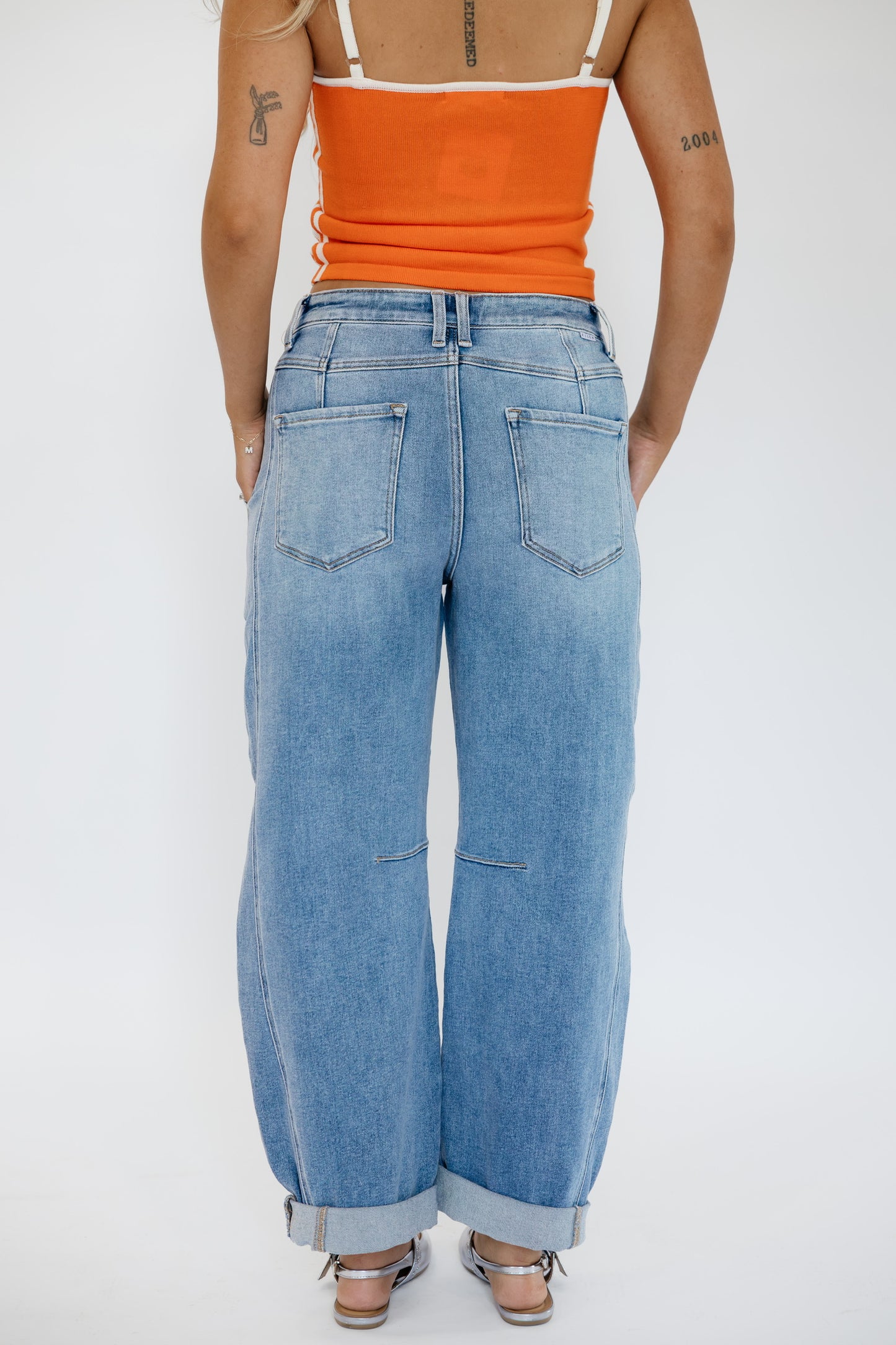 CUFFED HEM BARREL JEANS