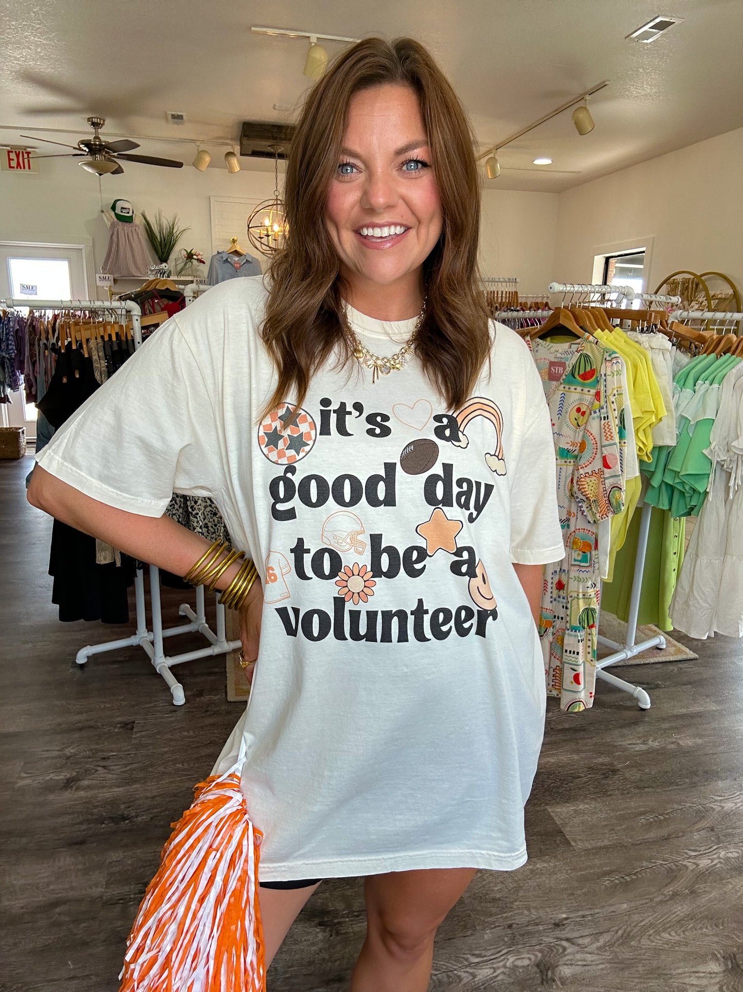 VOLUNTEER GRAPHIC TEE