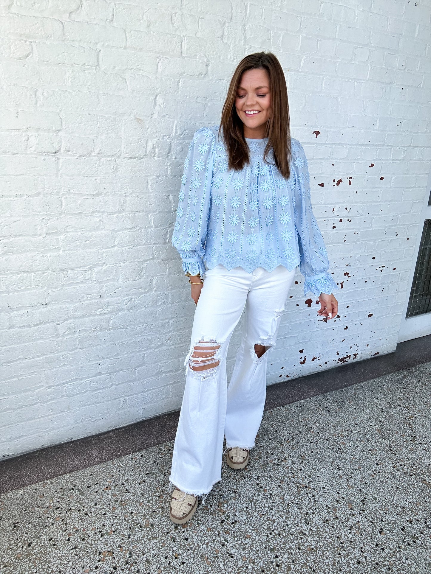CLEAR SKIES EYELET TOP