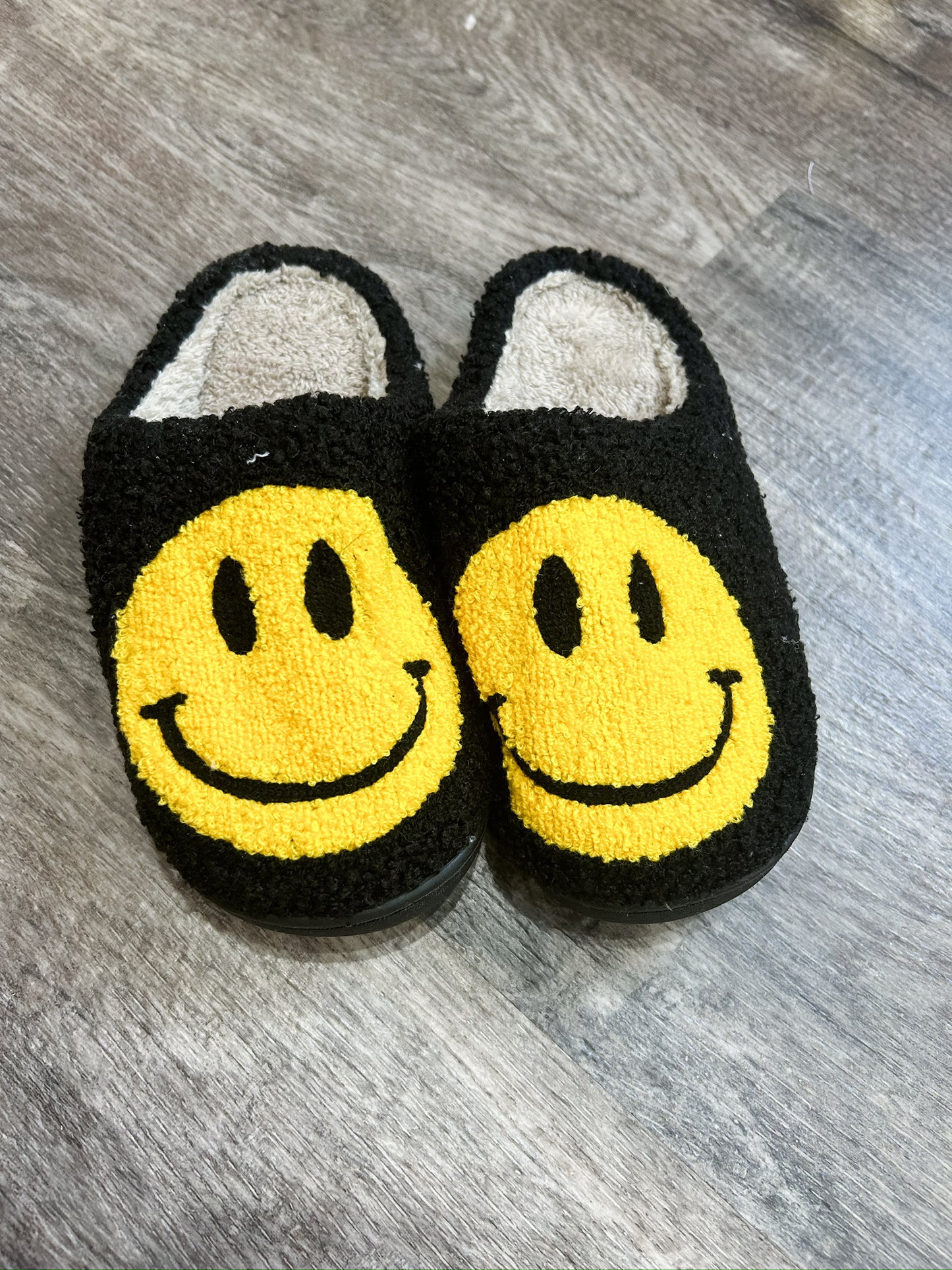 SMILEY SLIPPERS