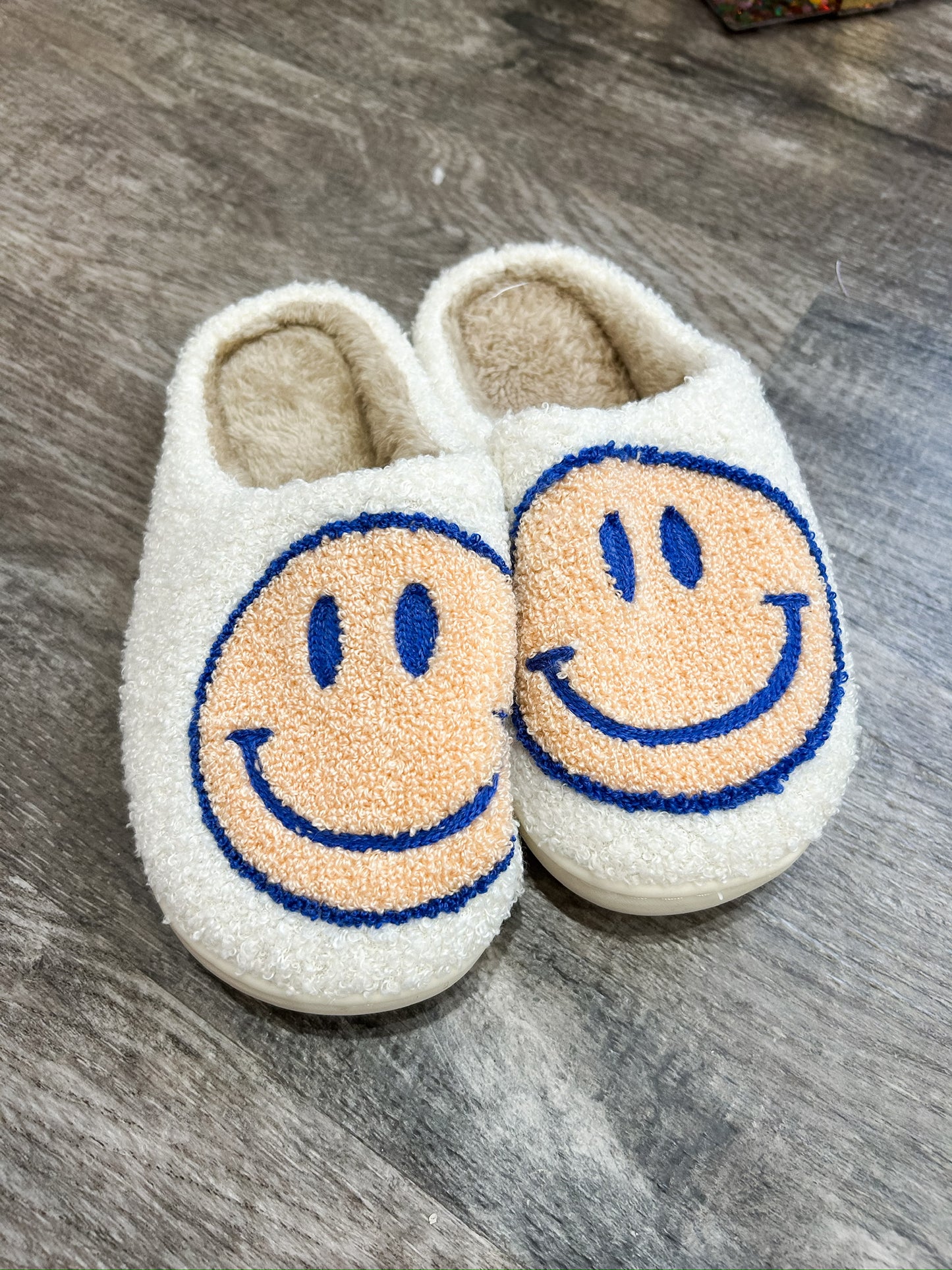 SMILEY SLIPPERS