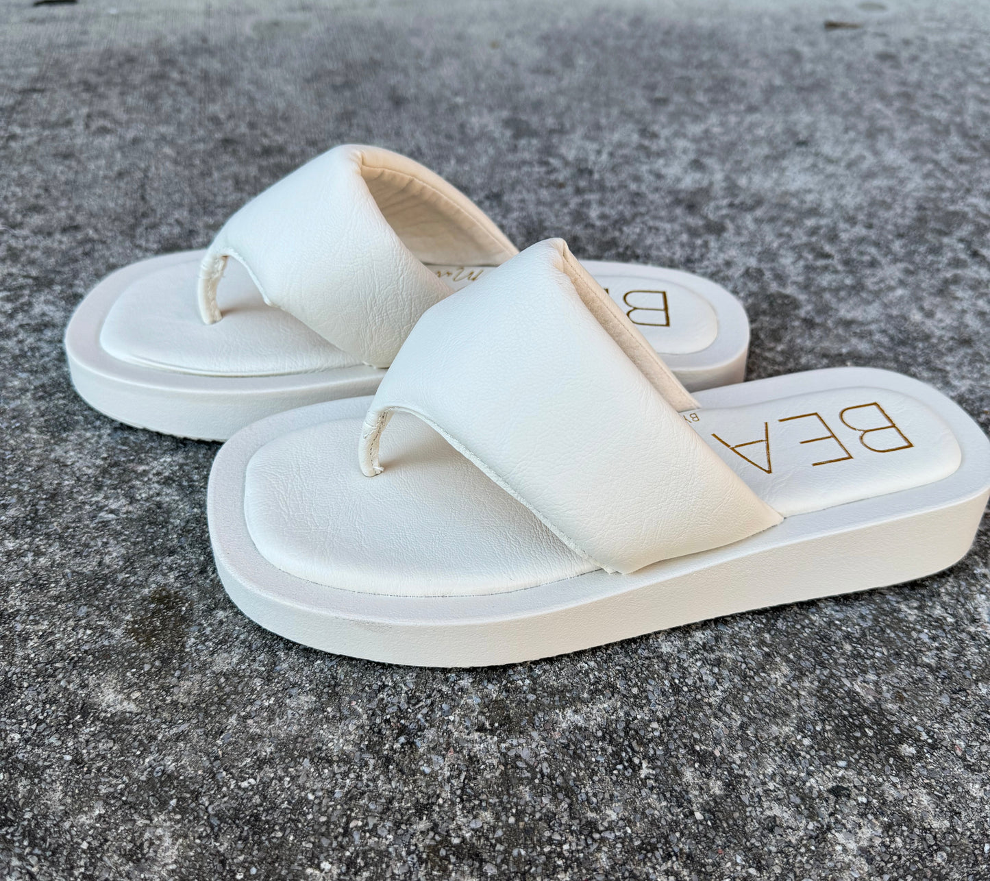 IZZY SANDALS | Beach by Matisse