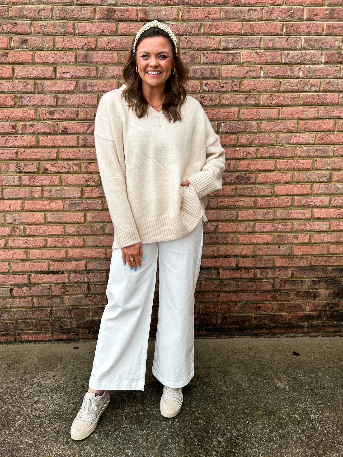 WINNIE OVERSIZED V-NECK SWEATER - CREAM
