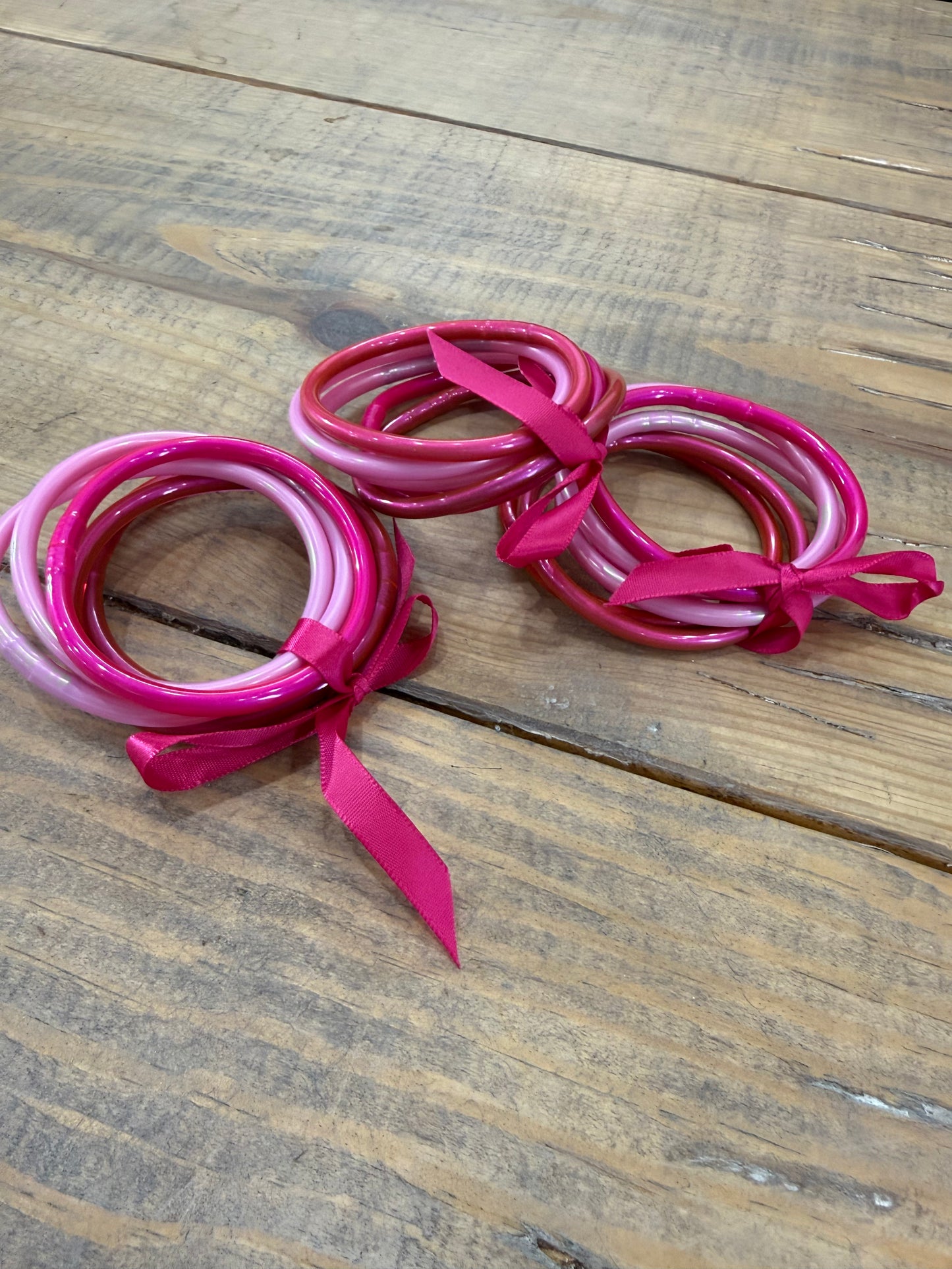MIXED PINKS JELLY BANGLES