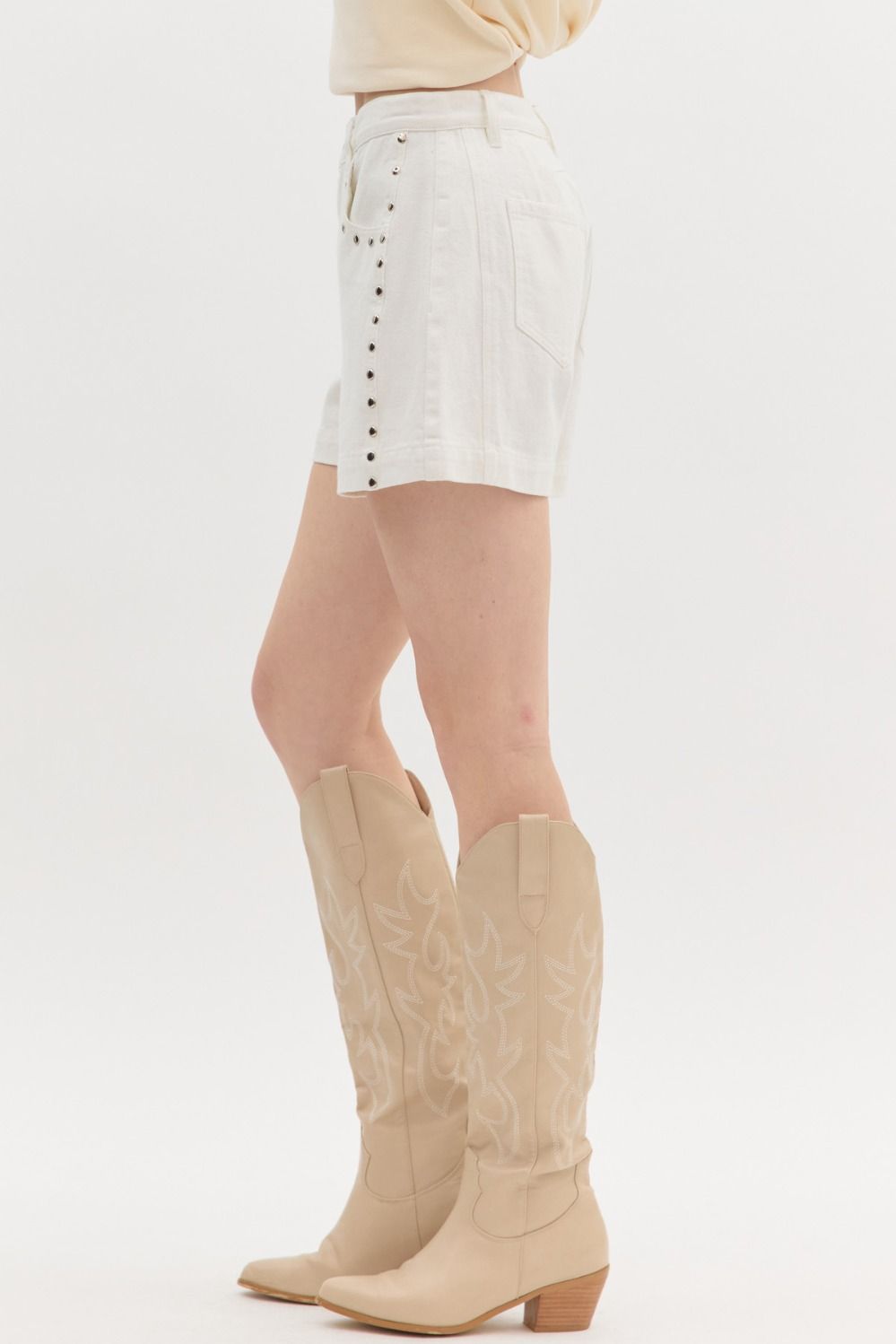 WHITE STUD SHORTS