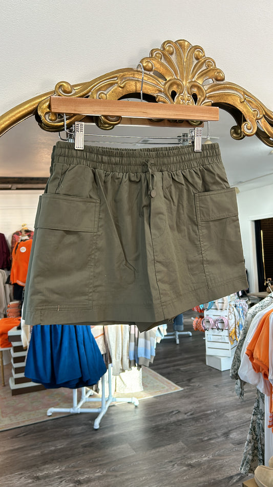 OLIVE CARGO SKORT