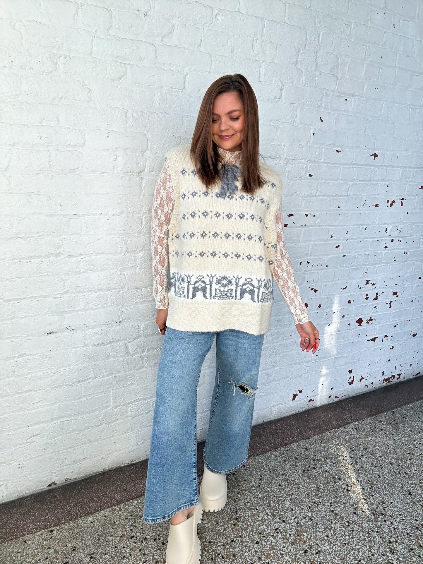 WONDERLAND SWEATER VEST