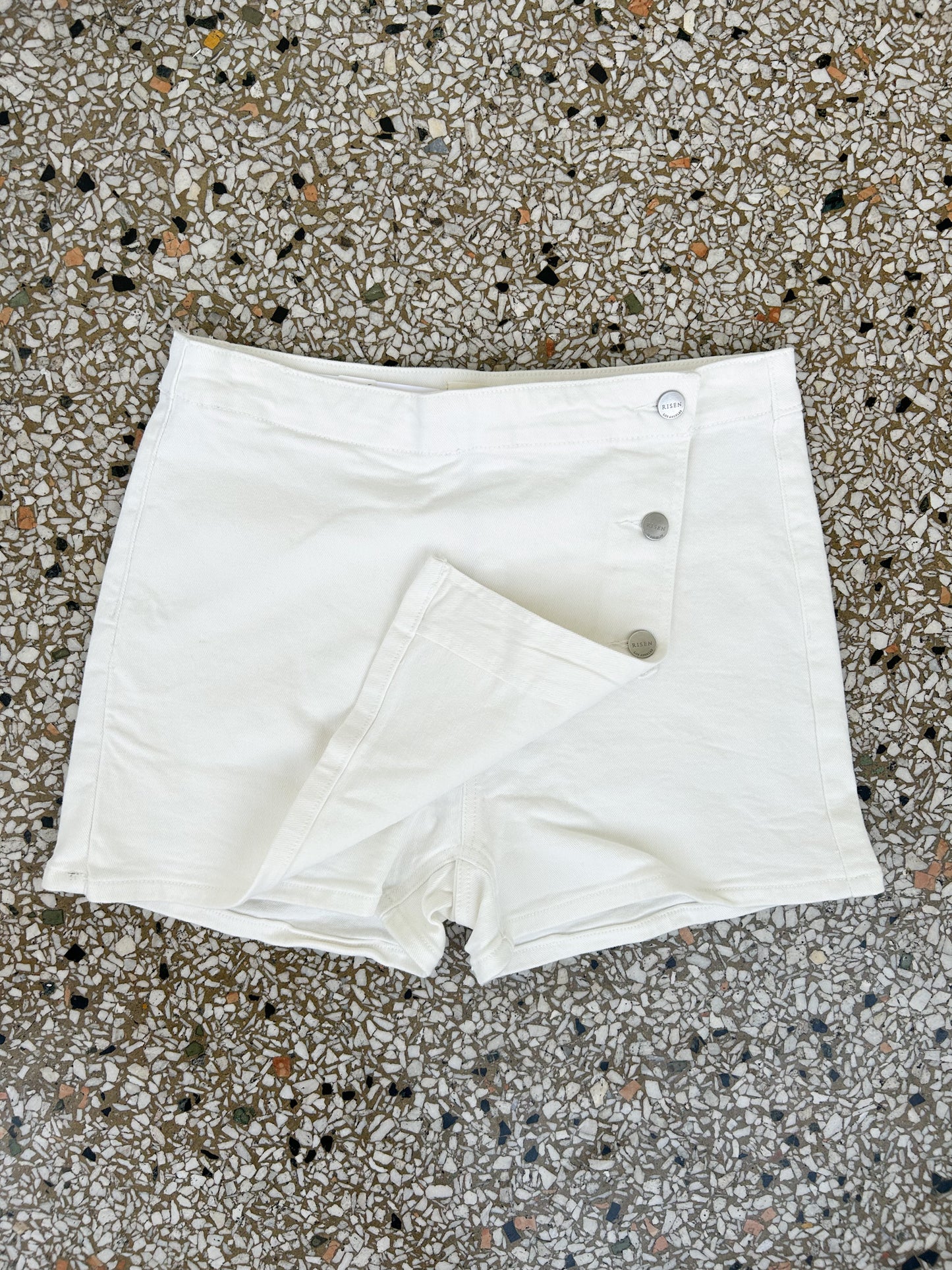 WEEKENDER SKORT - WHITE