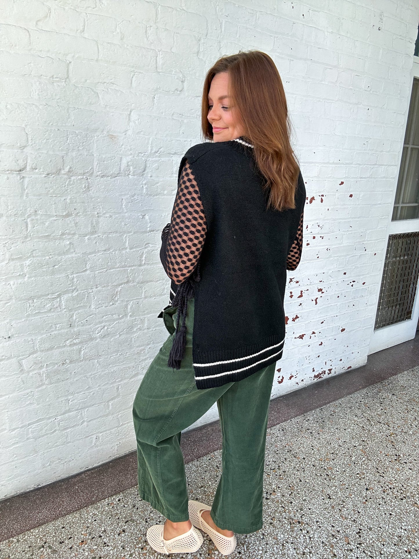 BLACKOUT CHIC SWEATER VEST