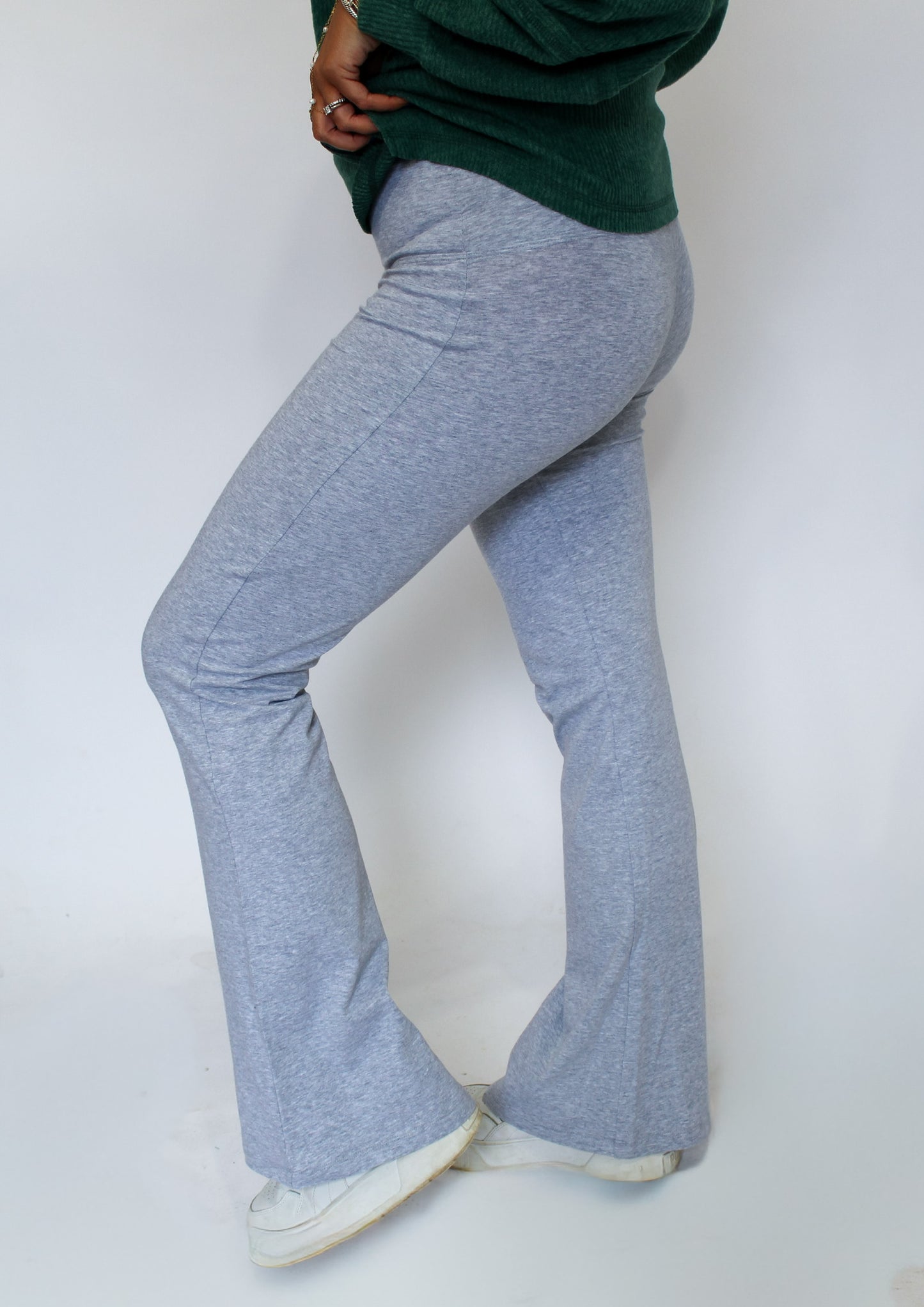 ON THE GO FLARE LEGGINGS - HEATHER GREY