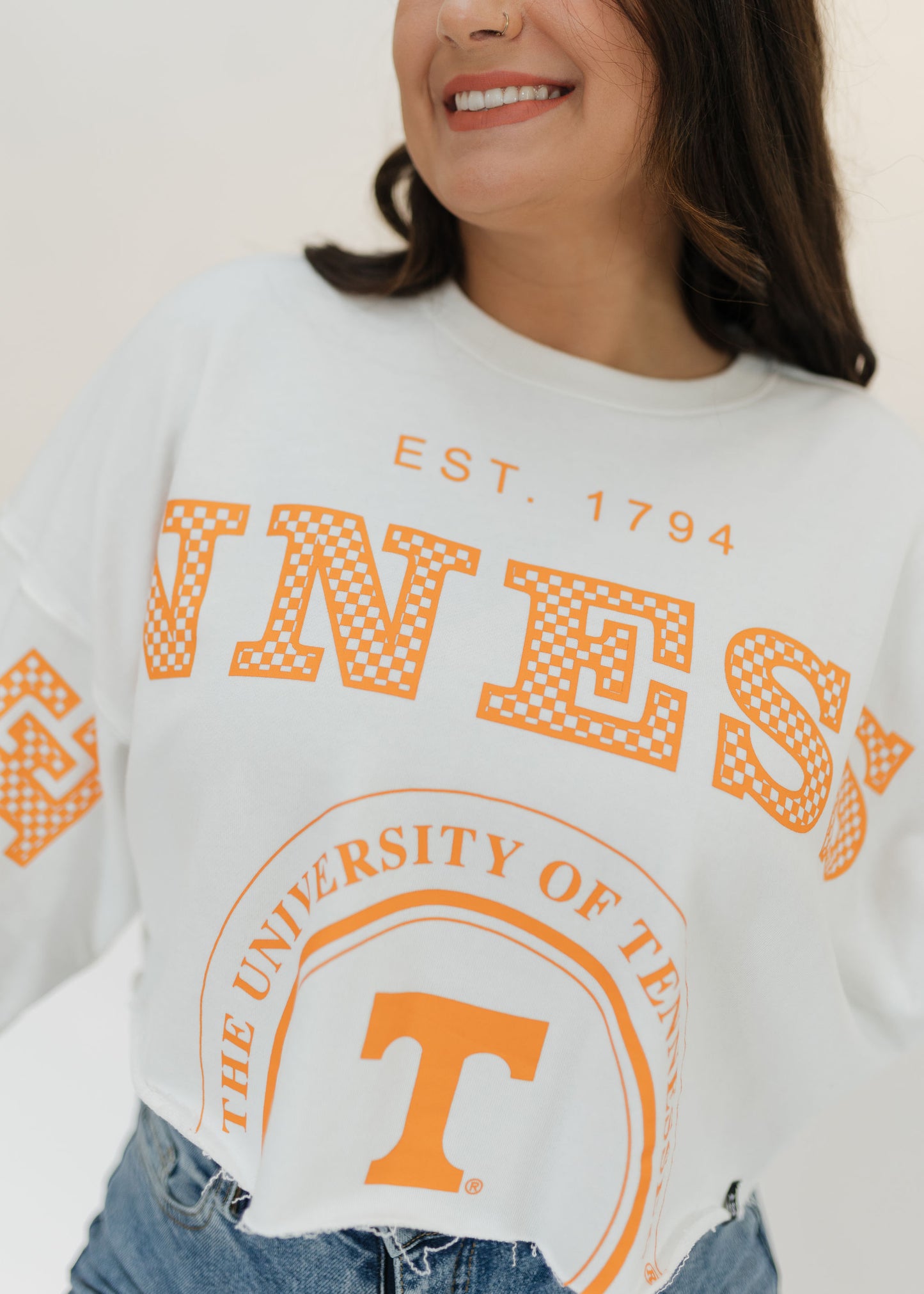 TENNESSEE PHIPPS CROPPED CREWNECK - WHITE