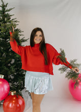 Load image into Gallery viewer, METALLIC SMOCKED SHORTS - SILVER
