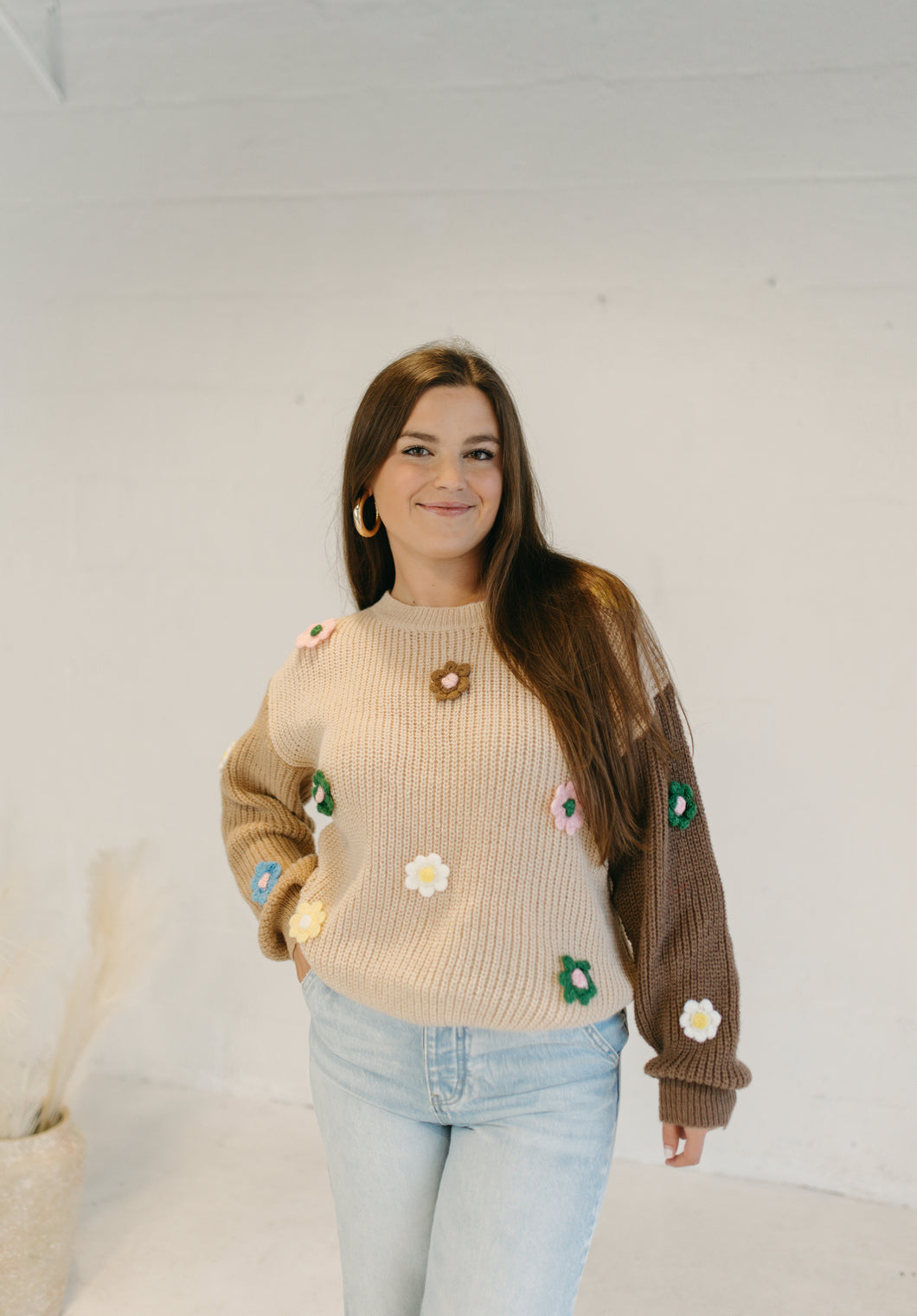 FLOWER CROCHET COLOR BLOCK SWEATER