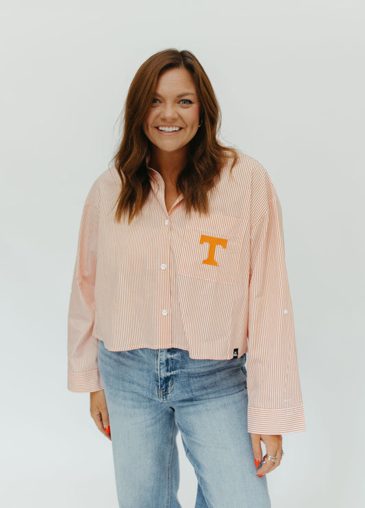 TENNESSEE LOGO BUTTON DOWN TOP