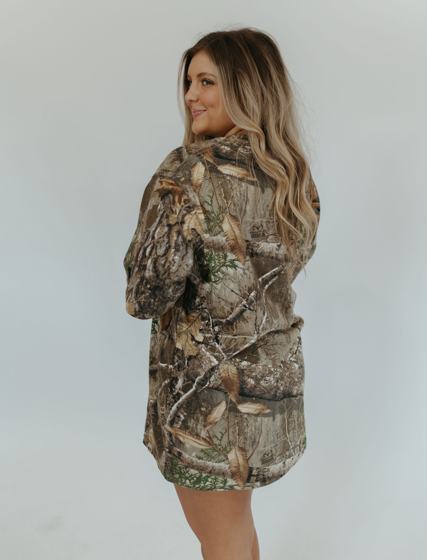 TN CAMO GRAPHIC TEE