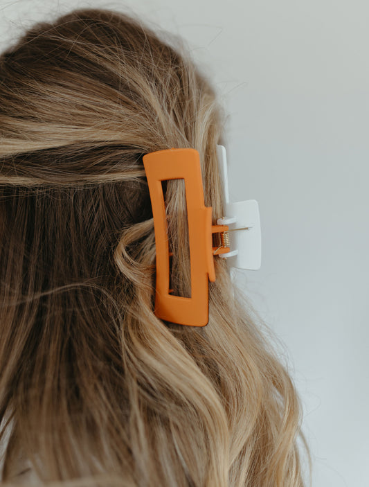 TAILGATE CLAW CLIP