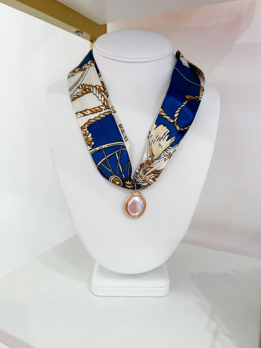SCARF CHARM NECKLACE - PEARL