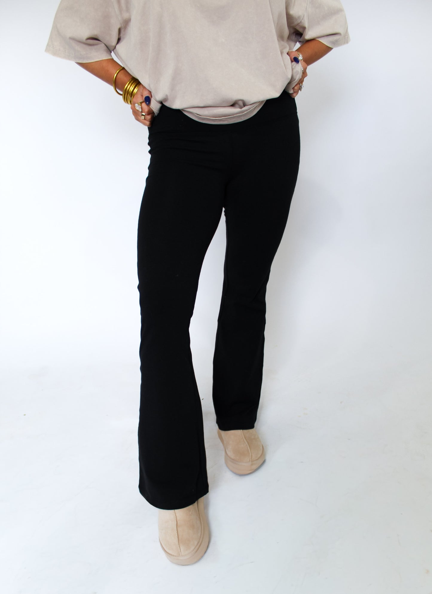 ON THE GO FLARE LEGGINGS - BLACK