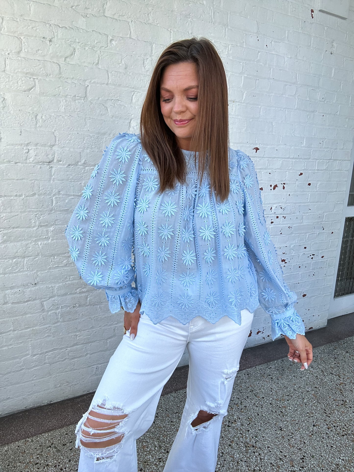 CLEAR SKIES EYELET TOP