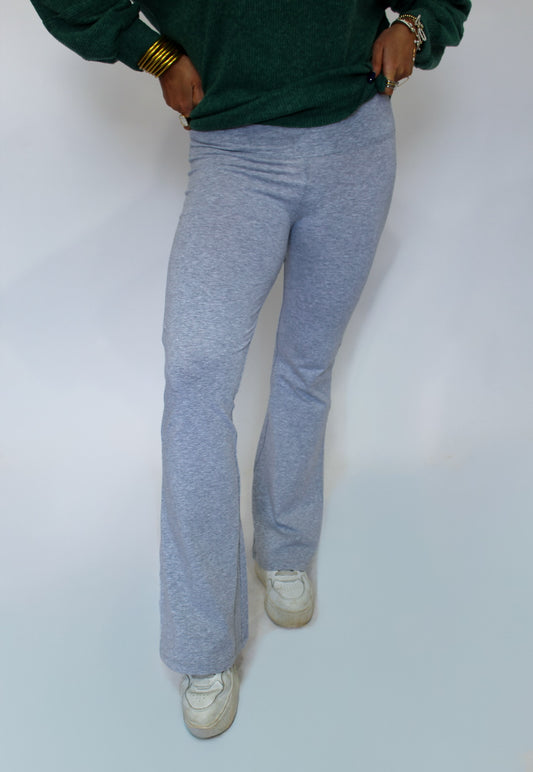 ON THE GO FLARE LEGGINGS - HEATHER GREY