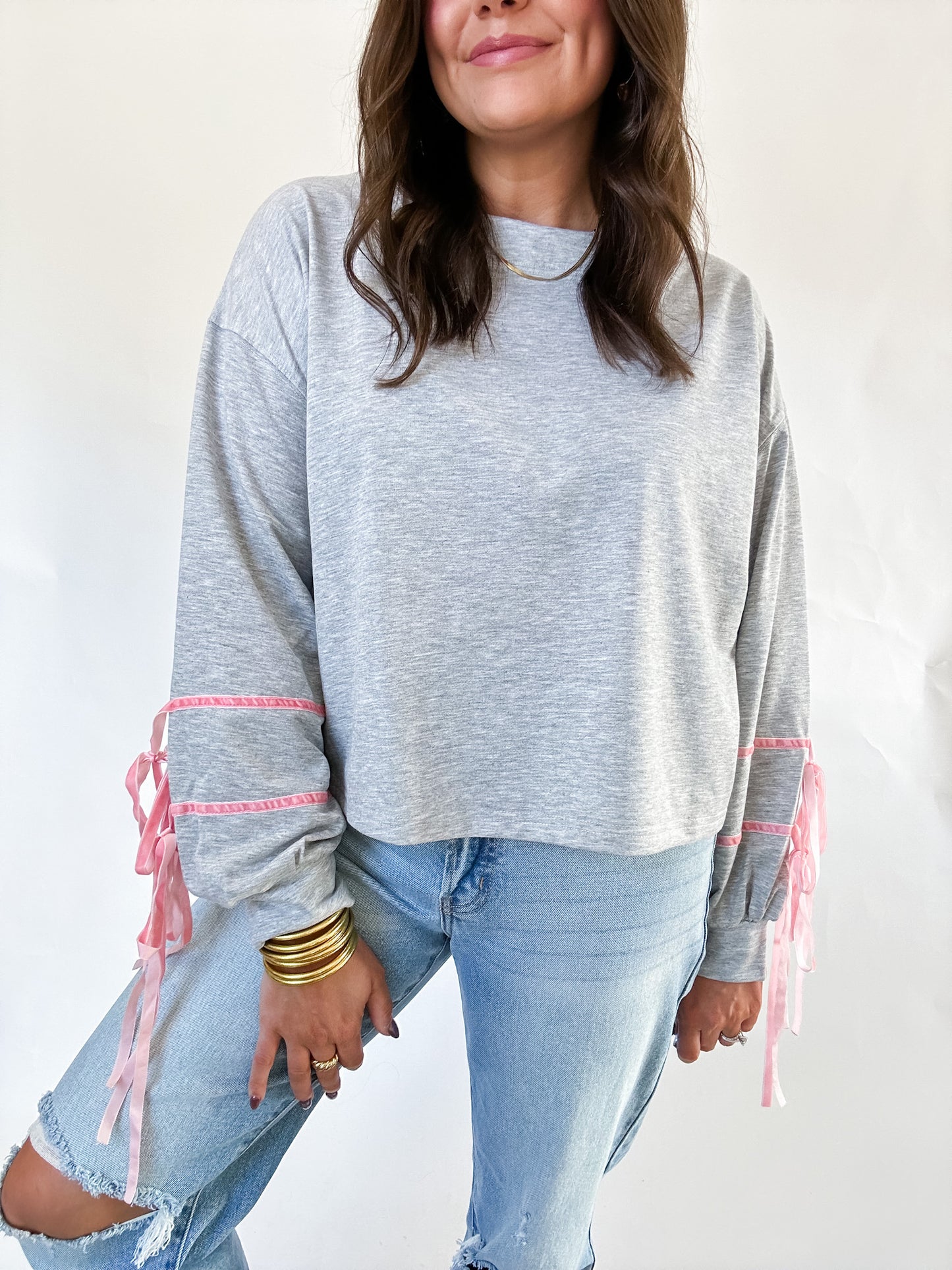 GREY BOW SWEATSHIRT