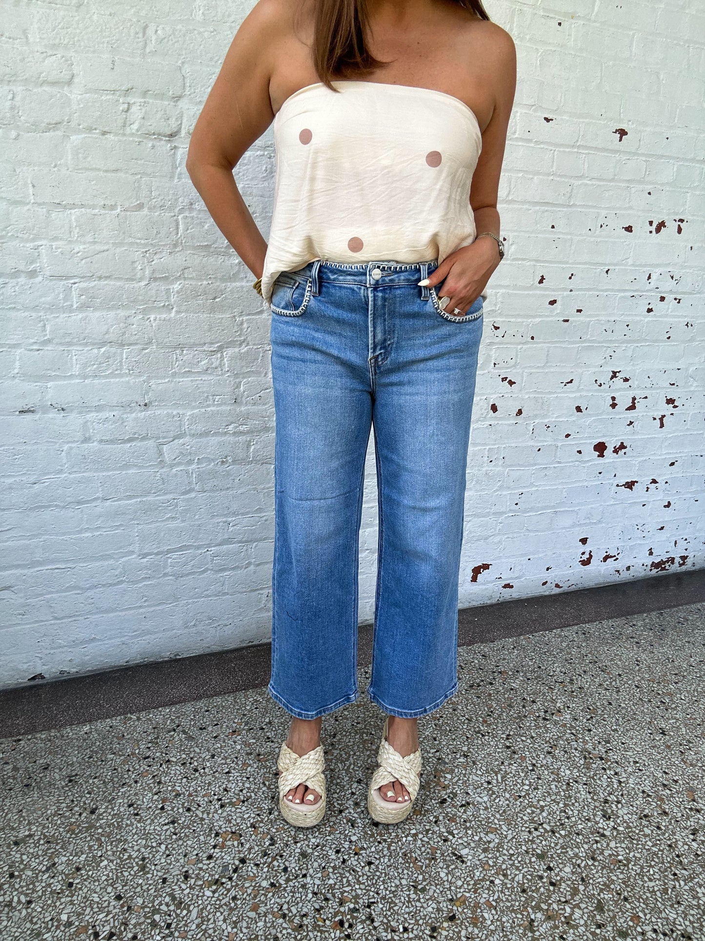 EMBROIDERED DENIM JEANS - MEDIUM WASH