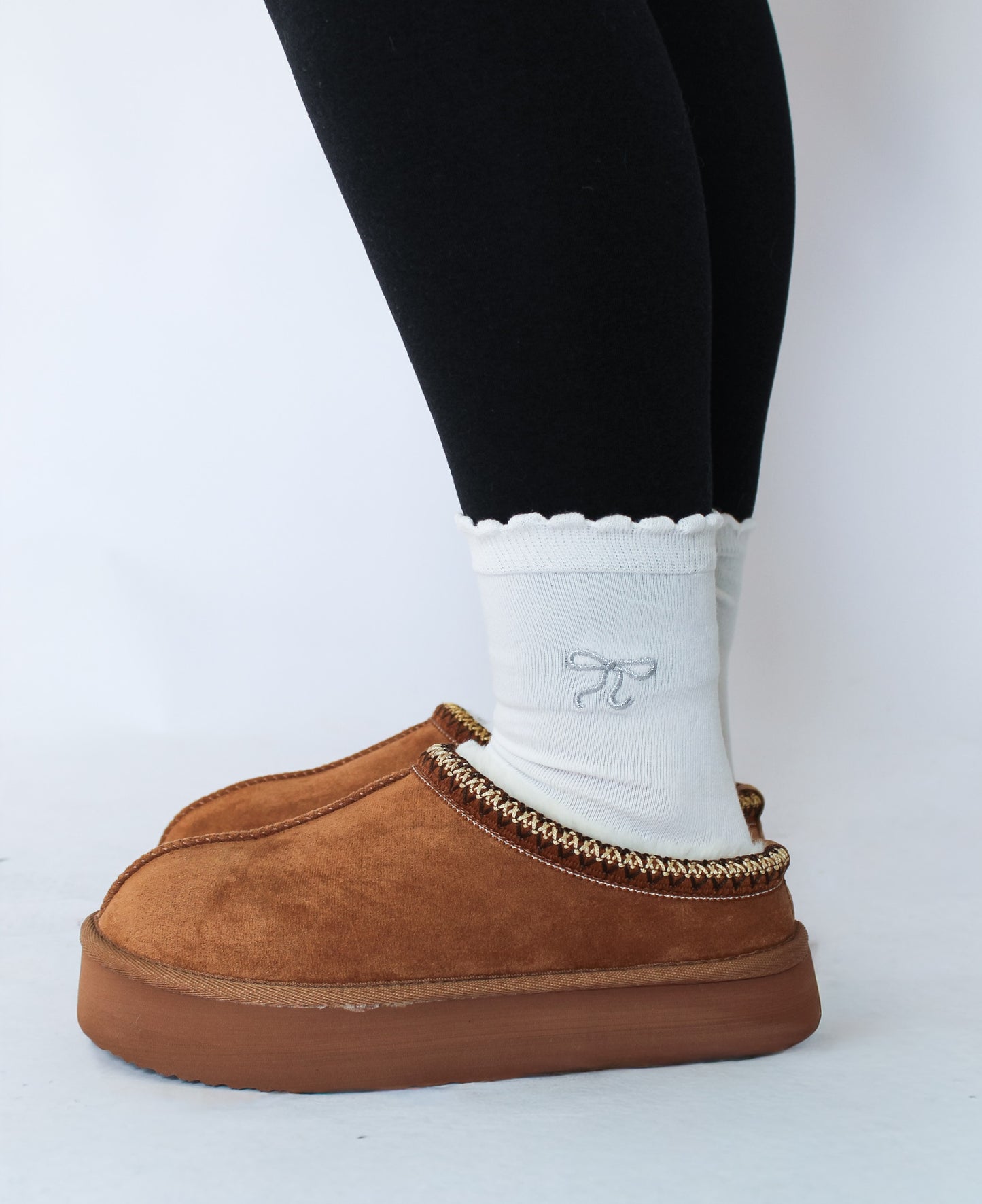 BOW RUFFLE SOCKS - WHITE