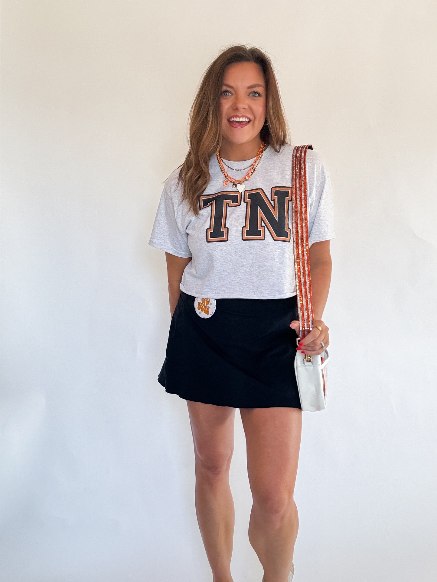 TN OUTLINE CROPPED TEE