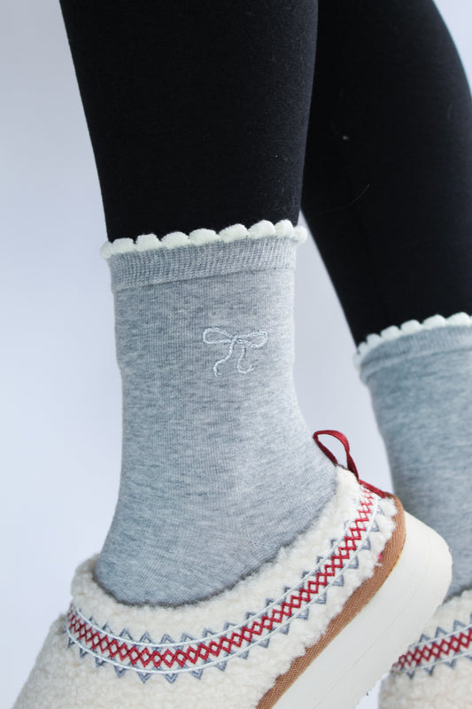 BOW RUFFLE SOCKS - GREY