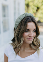 Load image into Gallery viewer, QUILTED HEADBAND - OLIVE
