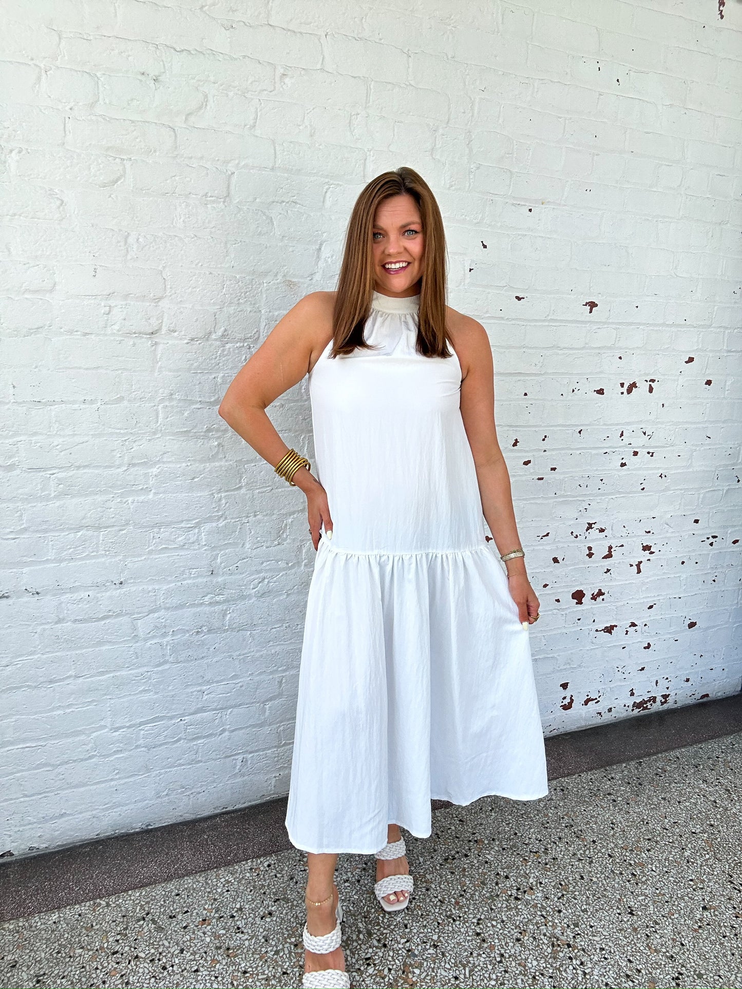 LADY IN WHITE MIDI DRESS