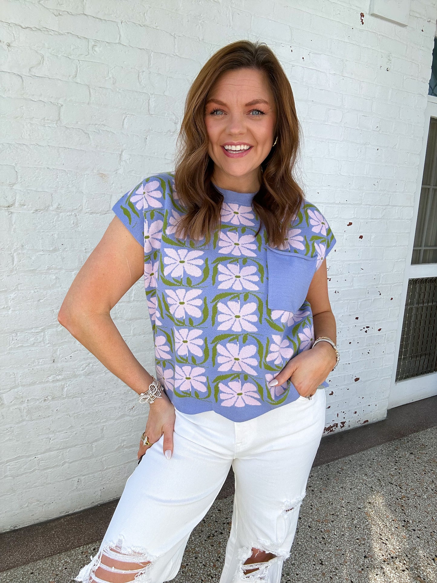 GROOVY FLORAL TOP