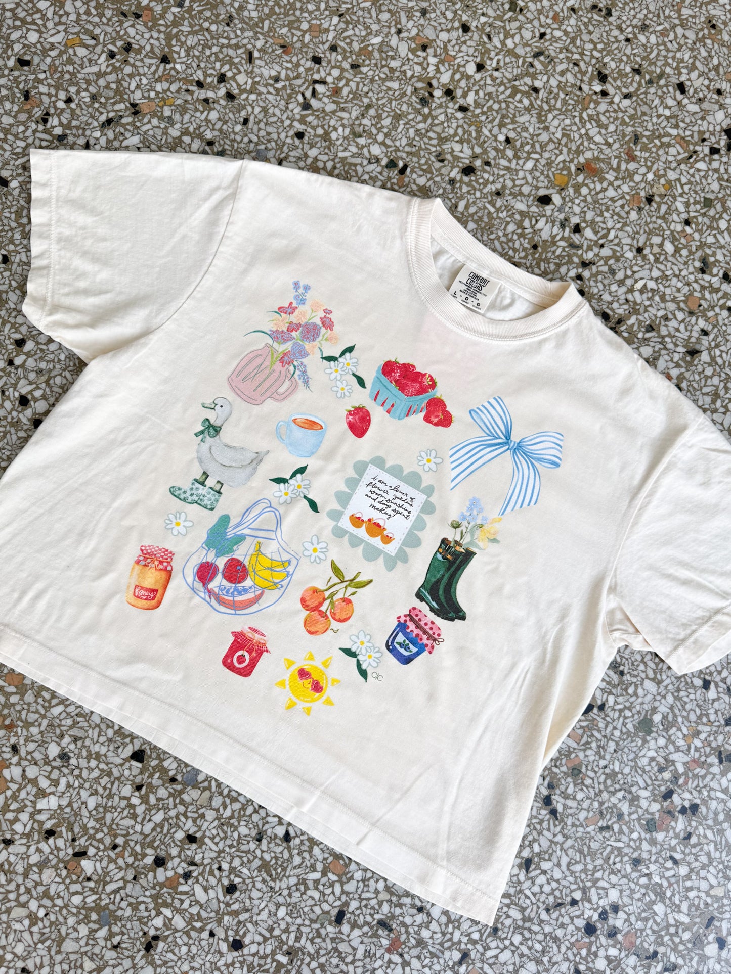 SUMMER TO-DO LIST CROPPED GRAPHIC TEE