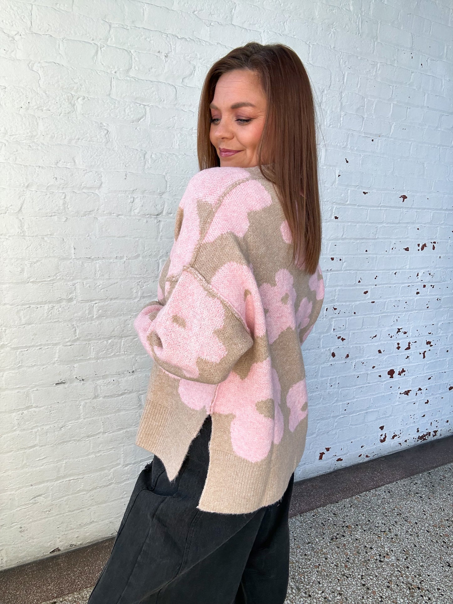 DUSTY PINK FLORAL SWEATER