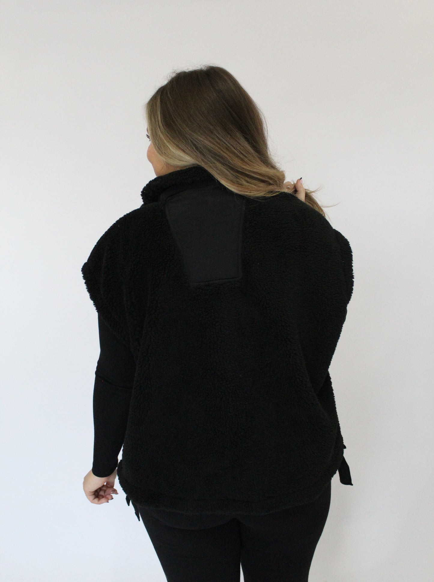 STAY WARM VEST - BLACK