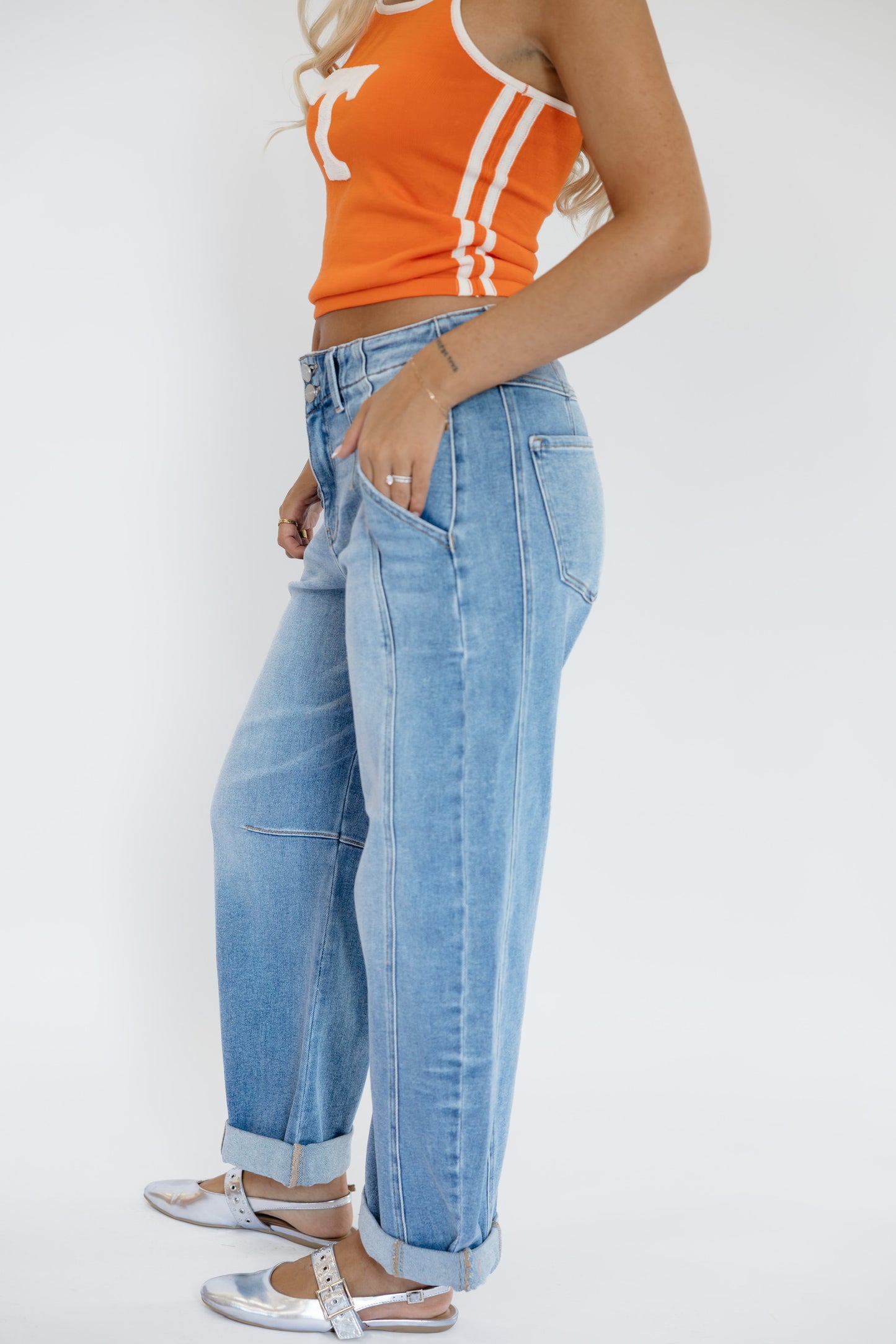 CUFFED HEM BARREL JEANS