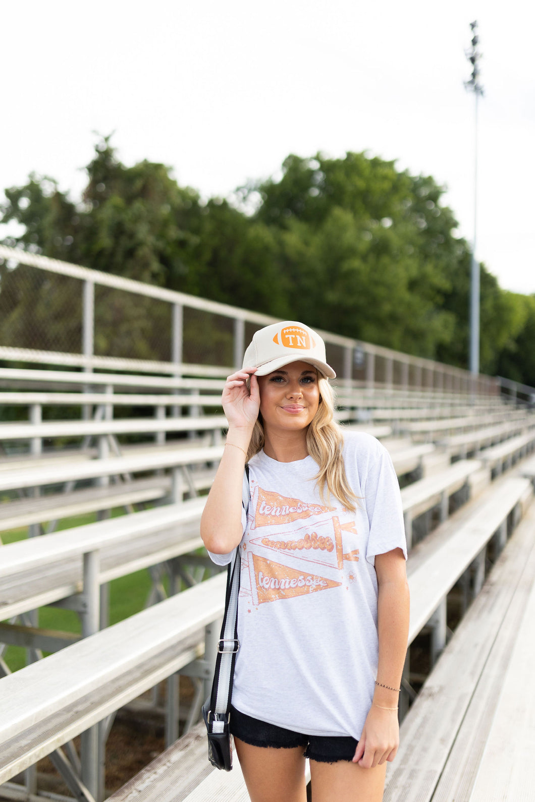 TN PENNANTS TEE